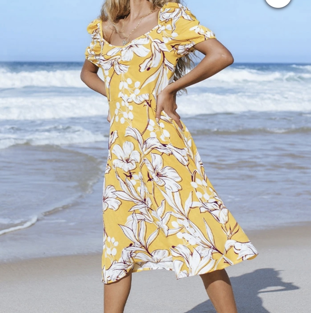 NWT Cupshe Vada Floral V Neck Front Dress